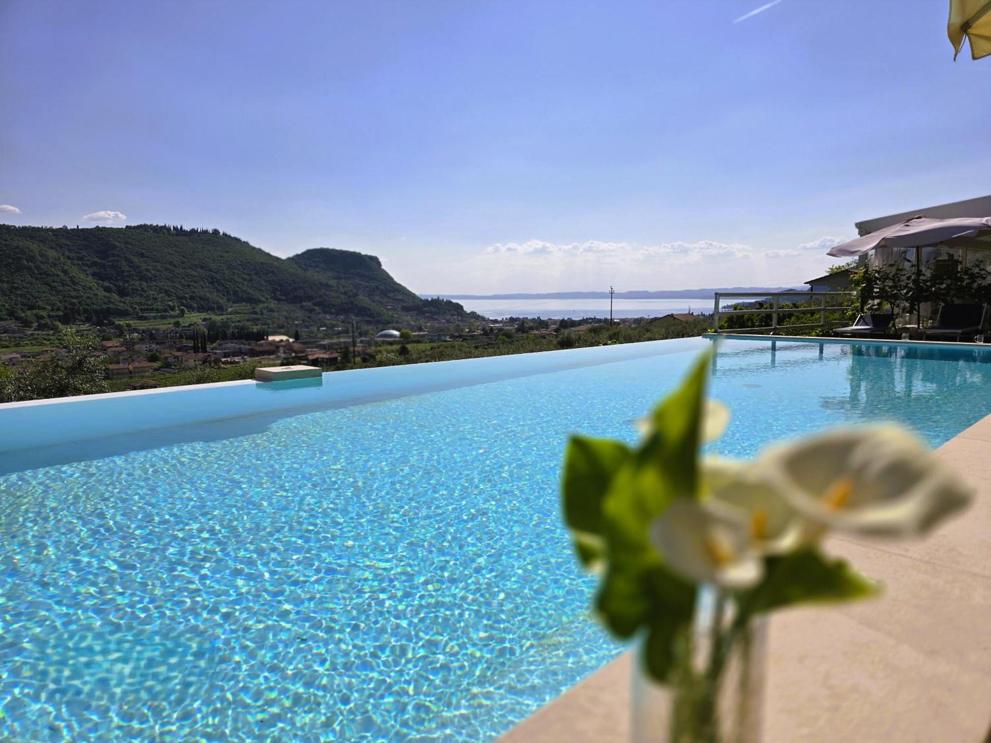 Relais Villa Olivi Костермано Екстер'єр фото
